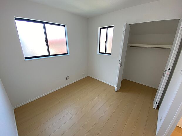 【☆Room☆ 】☆Room☆
うららかな陽射しがどのお部屋にも降り注ぎますように、快適さを追求し尽くした間取り。得難い立地環境での生活を恵みの豊かな永住の地へと変えてくれることでしょう…