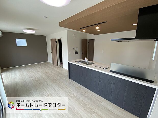 【☆Living　Room☆ 】☆Living　Room☆
『LDKは家族だんらんをデザイン』家族が集まり一緒の時間がすごせる工夫がされております。何気ない一日のひとコマが何者にも代えがたい宝物になることでしょう♪