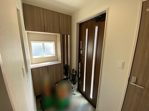 【玄関】☆ひとたび扉を開けばそこに待っているのは上質な空間とマイホームでの新生活をイメージさせる優雅なひととき。「この家なら…」ではなく「ここに住みたい♪」と思う感動をお届けいたします。