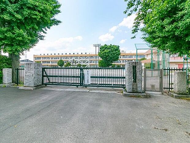 あきる野市立東秋留小学校(約450m)