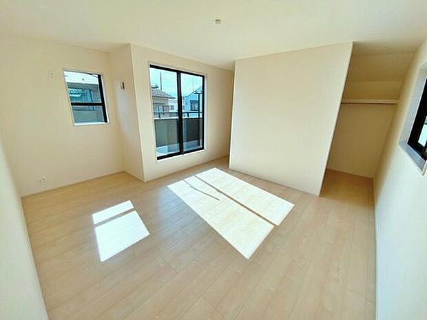 【☆Room☆】大きな窓からたっぷりと陽光が注がれる明るい空間。家族の成長に対応できる永住仕様の間取り。一日の疲れを癒やしてくれる、時を忘れて過ごせる空間。