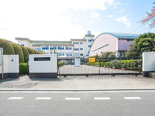 武蔵村山市立第四中学校（約700m）