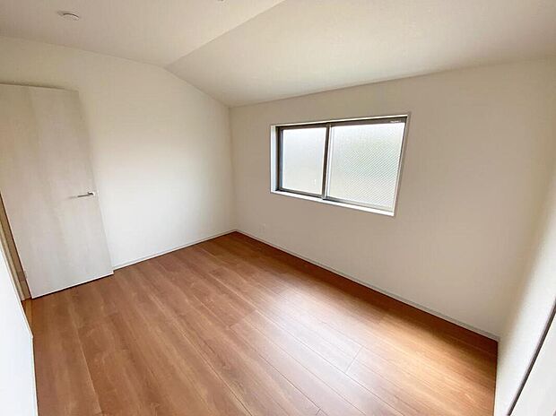 【☆Room☆】うららかな陽射しがどのお部屋にも降り注ぎますように、快適さを追求し尽くした間取り。得難い立地環境での生活を恵みの豊かな永住の地へと変えてくれることでしょう…