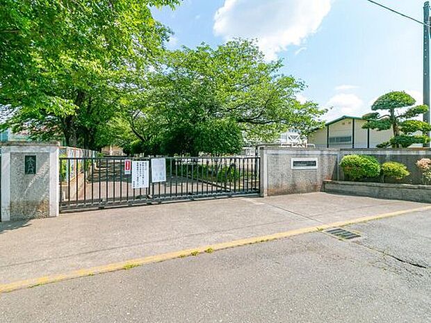 あきる野市立西中学校(約1,100m)