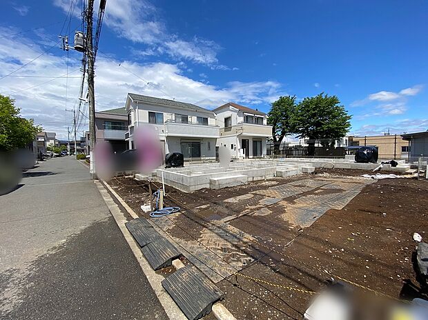 【前面道路含む現地写真】☆物件の陽当りや通風・仕様設備やお部屋の大きさの比較、近隣・周辺環境や街並みなど、資料には掲載していない情報が現地にはたくさんあります。ぜひ、建物だけでなく周辺環境もご確認ください!