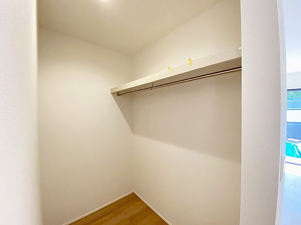 【☆Room☆ 】☆Walk-in-Closet☆
季節物のお洋服や上着もスッキリと収納して頂けます☆毎日お洋服を選ぶのも楽しくなりそうですね♪♪