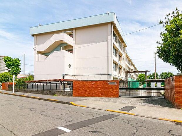 日野市立大坂上中学校(約1,100m)