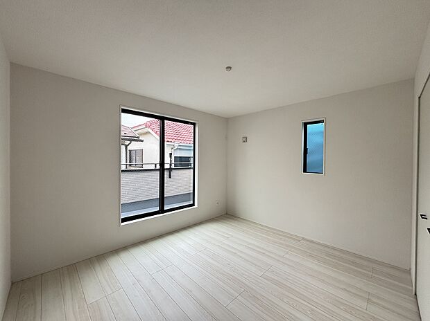 【☆Room☆ 】☆Room☆
家族とのコミュニケーションを促進する拘り設計。快適な居住空間を演出し、都市型生活をより潤いある時間へ代えてくれます♪