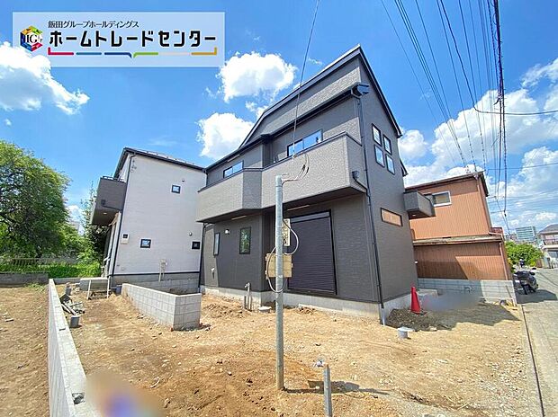 【現地外観写真】一戸建ての大きなメリットは、「自分の土地」を自由に使えること。好きなペットが飼えるほか、ガーデニングやＤＩＹ、車やバイクの手入れなど様々な趣味を楽しめます♪