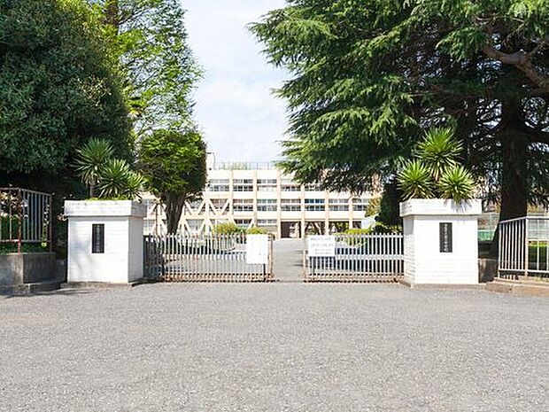青梅市立第三中学校（約2,400m）