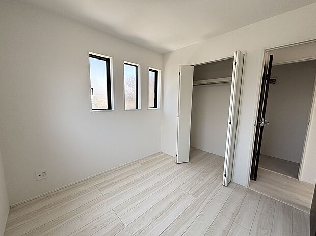 【☆Room☆】各部屋を最大限に広く使って頂ける様、全居住スペースに収納付。プライベートルームはゆったりと快適に。