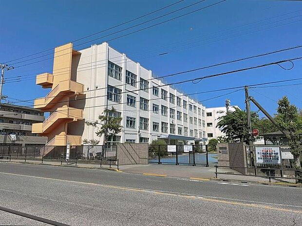 福生市立福生第五小学校（約500m）