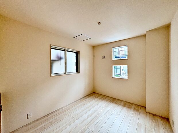【☆Room☆ 】☆Room☆
家族とのコミュニケーションを促進する拘り設計。快適な居住空間を演出し、都市型生活をより潤いある時間へ代えてくれます♪