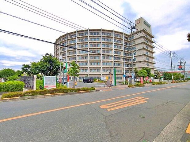 医療法人徳洲会東京西徳洲会病院(約700m)