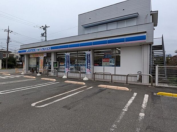 ローソン・スリーエフ秋川野辺店(約600m)