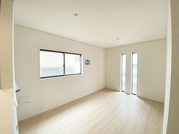【☆Room☆】大きな窓からたっぷりと陽光が注がれる明るい空間。家族の成長に対応できる永住仕様の間取り。一日の疲れを癒やしてくれる、時を忘れて過ごせる空間。