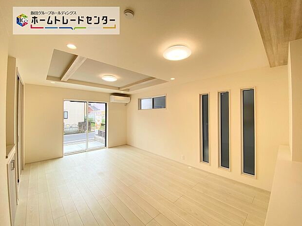 【☆Living Room☆ 】~Living Room~
『LDKは家族だんらんをデザイン』家族が集まり一緒の時間がすごせる工夫がされております。何気ない一日のひとコマが何者にも代えがたい宝物になることでしょう♪