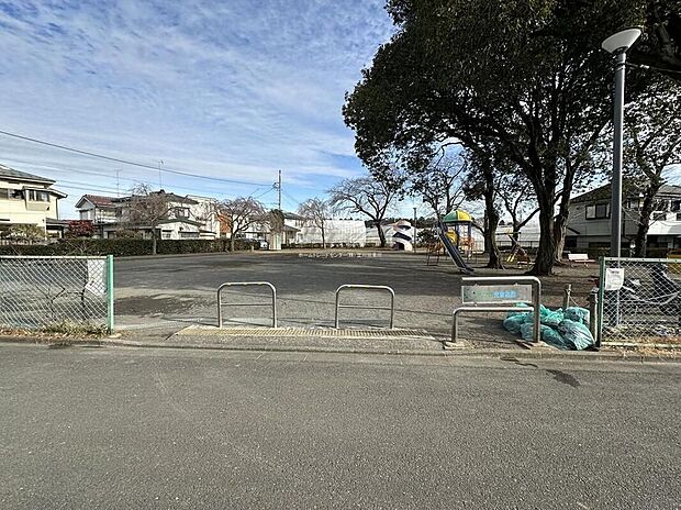 あげば児童遊園(約1,300m)
