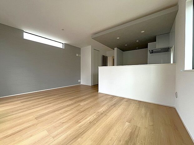 【リビング・ダイニング】上質な時間を育む暮らしのメインステージ。寛ぎとコミュニケーションを育む居心地のよい場所。家族との時間、自分の時間共に大切にできる空間がここにあります。