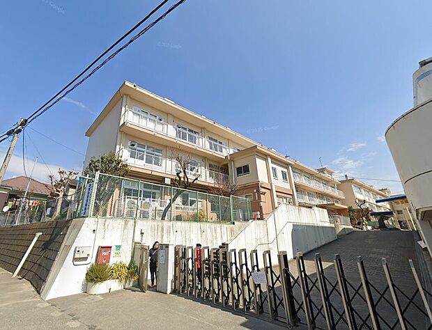 川崎市立東柿生小学校(約170m)