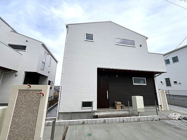 【ブランピュール中山3期 2025年1月27日撮影】心を込めて施工いたします。賢く健やかに、お子さんの成長を見守る自然素材。機能性重視、流れるような家事動線と子育て目線のアイデア満載プラン。女性目線のきめ細やかな優しいプランニング。