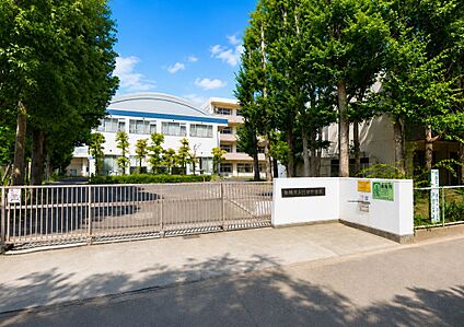 行田中学校 640m