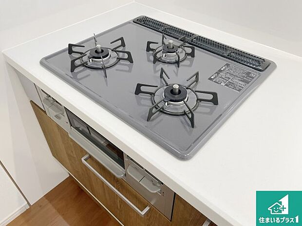 【コンロ】ダブル高火力Siセンサー付きコンロ!3口あるので、まとめて料理をする時も大活躍!