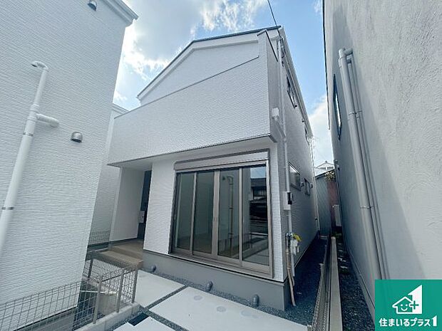 【外観】安心の10年保証!外観を美しく保ち、雨水で汚れを落とします!気になることがありましたら、お気軽にお問い合わせください!