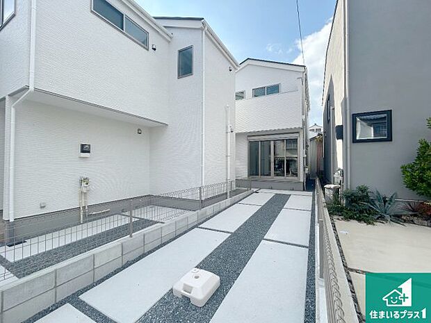 【外観】安心の10年保証!外観を美しく保ち、雨水で汚れを落とします!気になることがありましたら、お気軽にお問い合わせください!