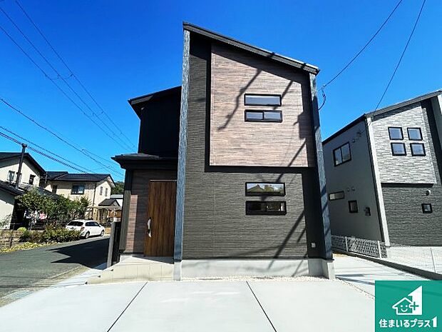 【外観】安心の10年保証!外観を美しく保ち、雨水で汚れを落とします!気になることがありましたら、お気軽にお問い合わせください!