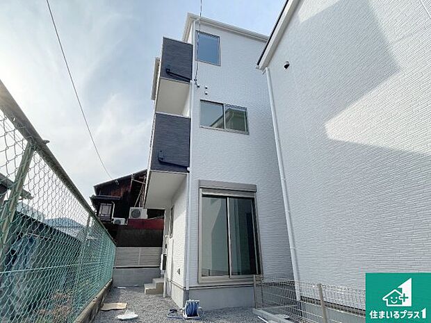 【外観】安心の10年保証!外観を美しく保ち、雨水で汚れを落とします!気になることがありましたら、お気軽にお問い合わせください!