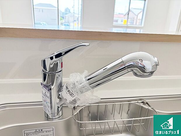 【キッチン水栓】浄水器を内蔵!炊飯時、お茶を作る時に安心してお水を使えます!お湯と冷水、浄水と原水、シャワーの切替えもワンタッチです!