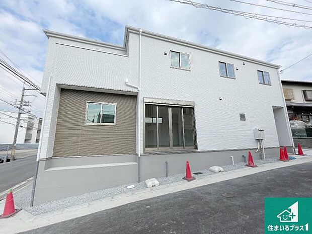 【外観】安心の10年保証！外観を美しく保ち、雨水で汚れを落とします！気になることがありましたら、お気軽にお問い合わせください！