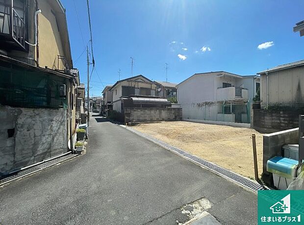 【外観】周辺は落ち着いた街並みの住宅地！子育てがしやすい住環境です！まだ未完成ですが、現地でしかわからない事もございます。是非一度ご覧ください。