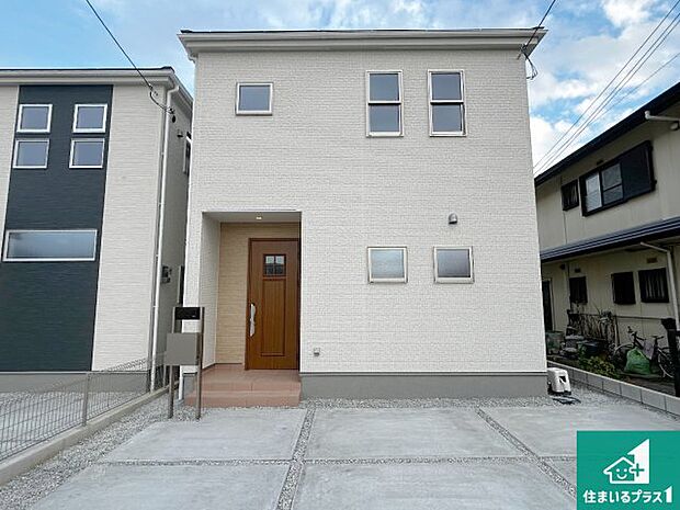 安心の10年保証!外観を美しく保ち、雨水で汚れを落とします!気になることがありましたら、お気軽にお問い合わせください!