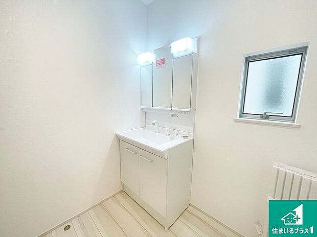 【洗面台・洗面所】大きな鏡付、スライドシャワー
