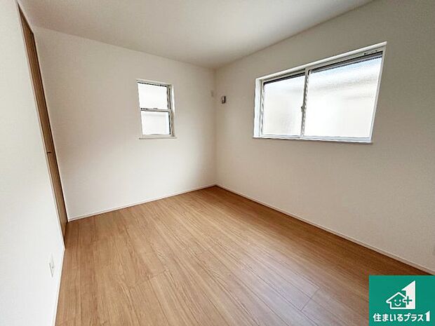 【洋室】収納スペースが充実しているので子供の成長に合わせてたくさん収納ができます!家族構成に合わせた様々な活用ができる収納!