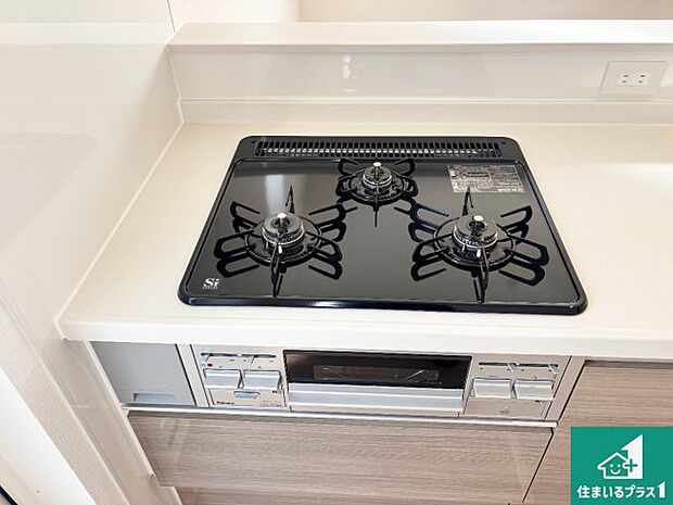 【コンロ】ダブル高火力Siセンサー付きコンロ!3口あるので、まとめて料理をする時も大活躍!