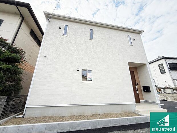 【外観】安心の10年保証!外観を美しく保ち、雨水で汚れを落とします!気になることがありましたら、お気軽にお問い合わせください!