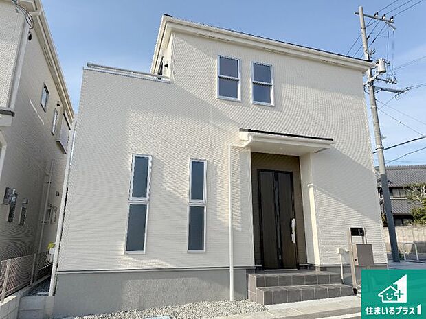 【外観】安心の10年保証!外観を美しく保ち、雨水で汚れを落とします!気になることがありましたら、お気軽にお問い合わせください!