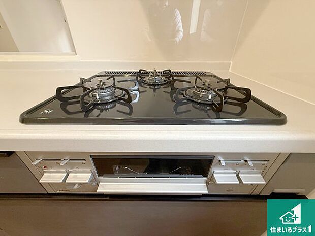 【コンロ】ダブル高火力Siセンサー付きコンロ!3口あるので、まとめて料理をする時も大活躍!