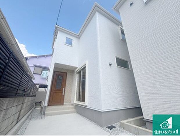 【外観】安心の10年保証！外観を美しく保ち、雨水で汚れを落とします！気になることがありましたら、お気軽にお問い合わせください！