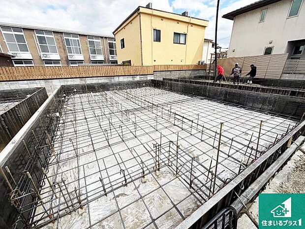 【外観】周辺は落ち着いた街並みの住宅地!子育てがしやすい住環境です!まだ未完成ですが、現地でしかわからない事もございます。是非一度ご覧ください。