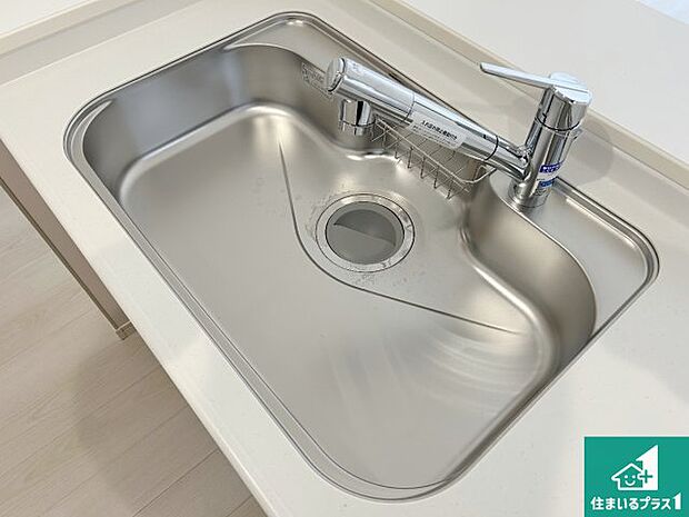 【風呂】洗い物も楽にできる、広々シンク!