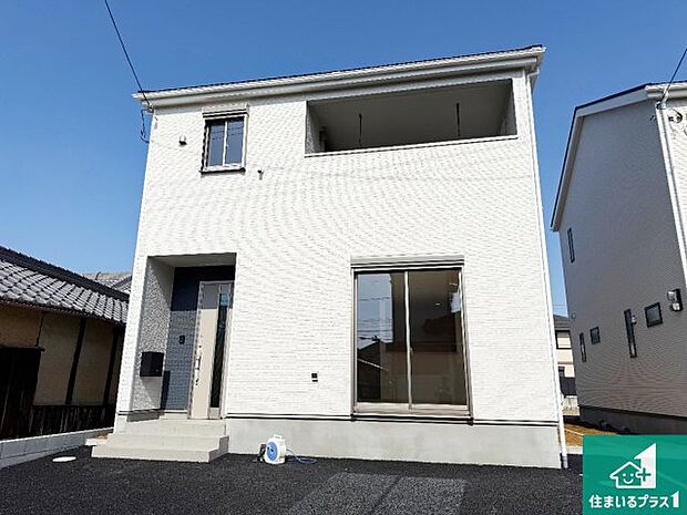 【外観】安心の10年保証！外観を美しく保ち、雨水で汚れを落とします！気になることがありましたら、お気軽にお問い合わせください！