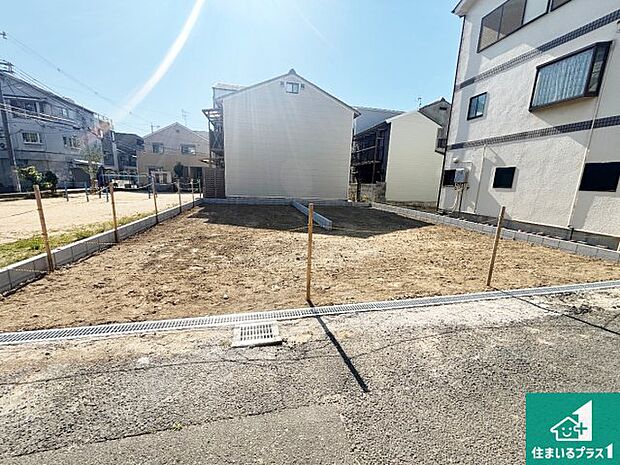 【外観】周辺は落ち着いた街並みの住宅地！子育てがしやすい住環境です！まだ未完成ですが、現地でしかわからない事もございます。是非一度ご覧ください。