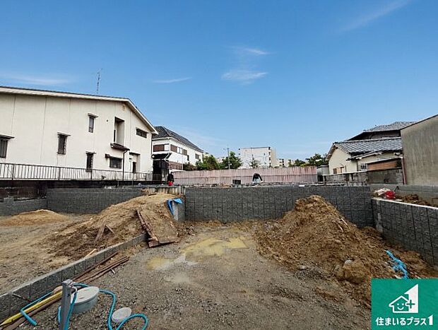 【外観】周辺は落ち着いた街並みの住宅地!子育てがしやすい住環境です!まだ未完成ですが、現地でしかわからない事もございます。是非一度ご覧ください。