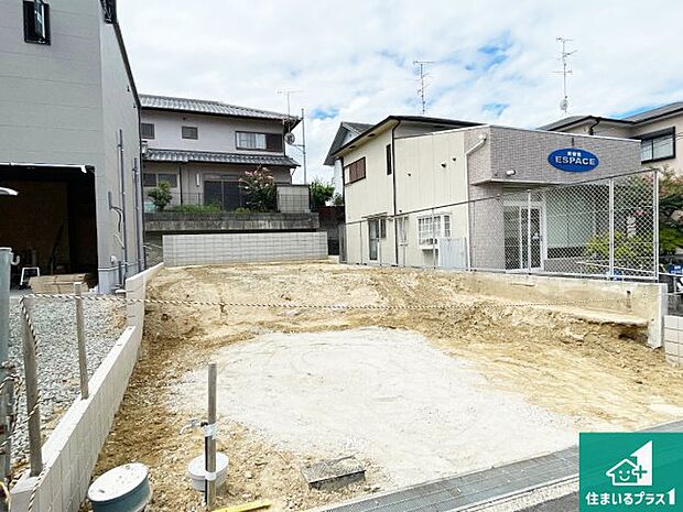 【外観】現在建築中!落ち着いた街並みで新生活を始めることが出来そう!周辺の物件も併せてご紹介させて頂きます!