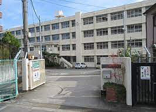 羽曳野市立高鷲南中学校