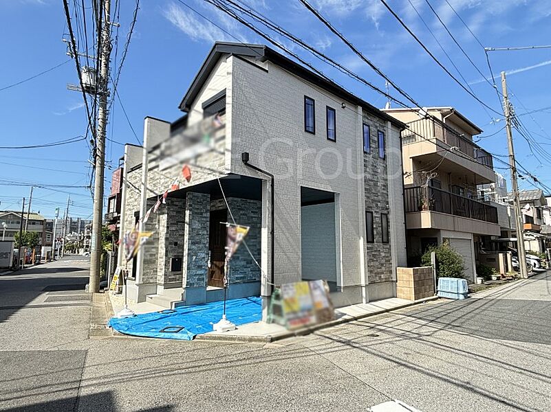 洗練された外観、上質な住空間が広がる室内は永く安心して過ごせる住居です。 